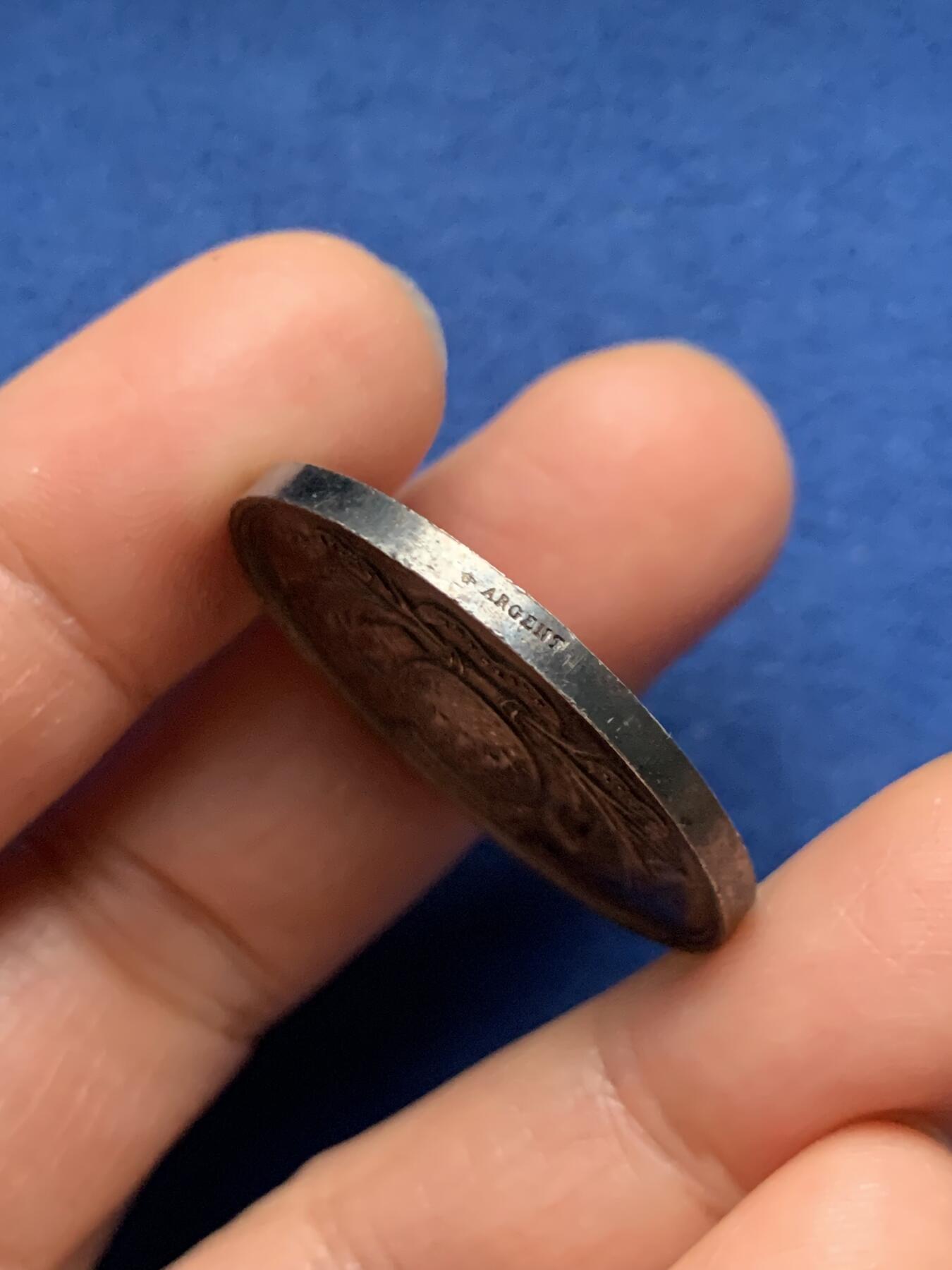 《竞宝斋》第463-465场 周日，周一，周二，3场连拍 （全场包邮）欢迎送拍 法国1859年南特商会银章 蜜蜂银标 13.37克 31mm