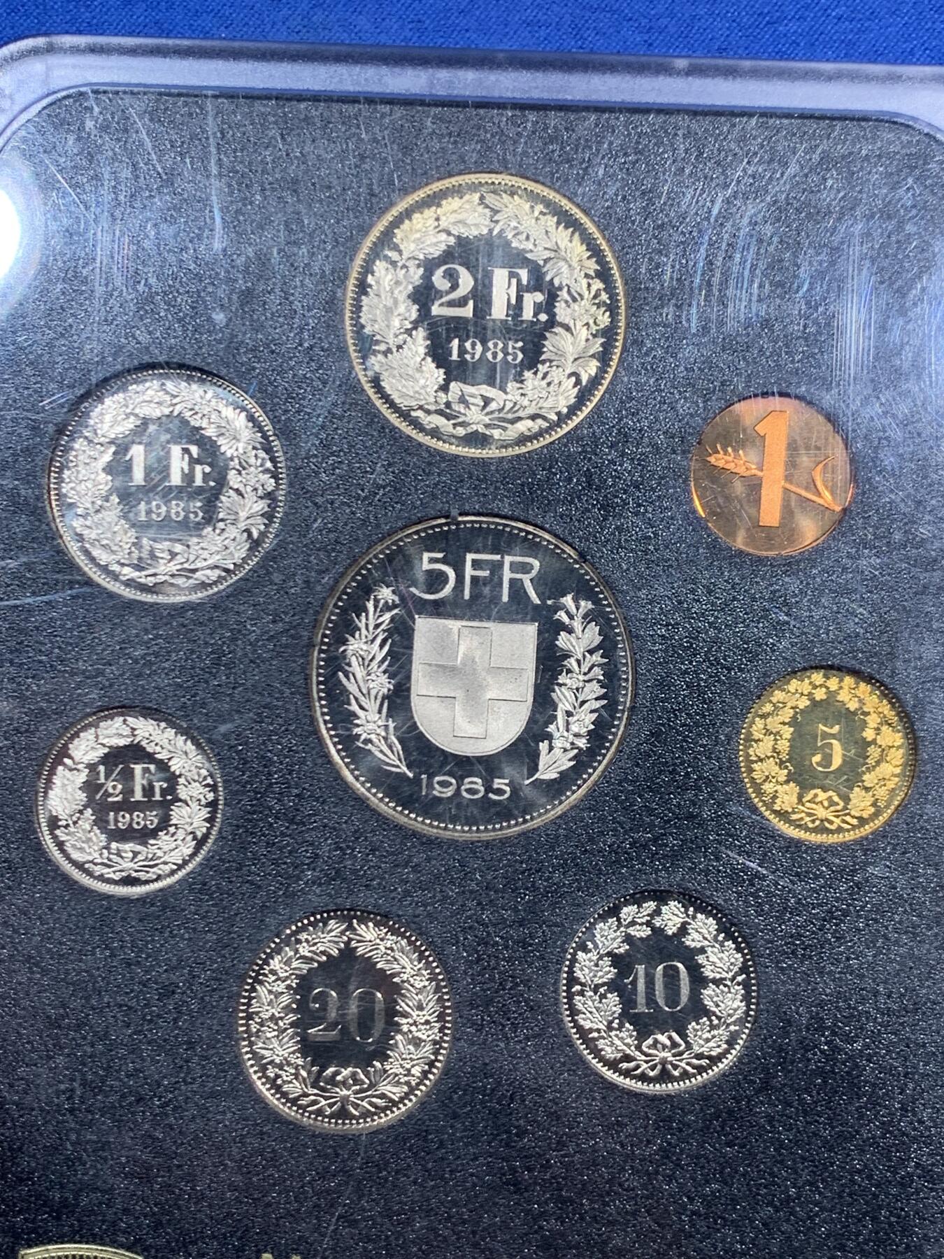 《竞宝斋》第463-465场 周日，周一，周二，3场连拍 （全场包邮）欢迎送拍 瑞士1985年八枚装精制套币