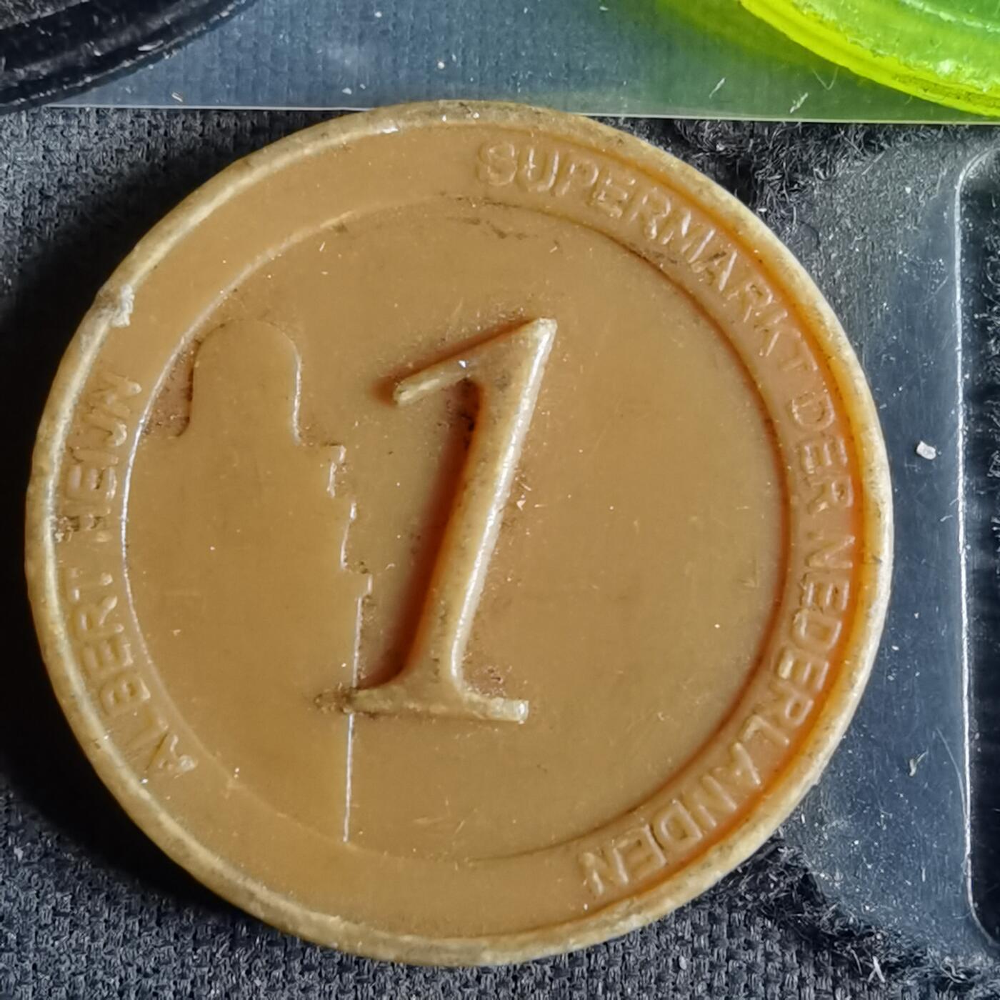 沼泽如烟--第981场 荷兰代币三枚 塑料材质