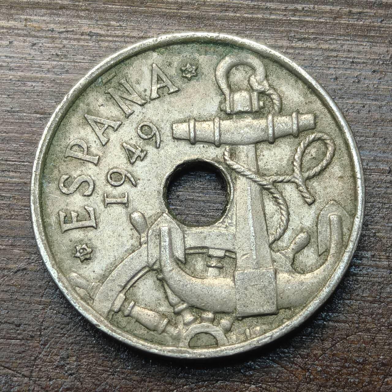 【铜匠收藏】★第143★散币专场 不寄存，30包邮。不满30元，支付5元运费。《接受代拍 代送NGC评级》 65【无寄存】西班牙 1949年 中孔 50分