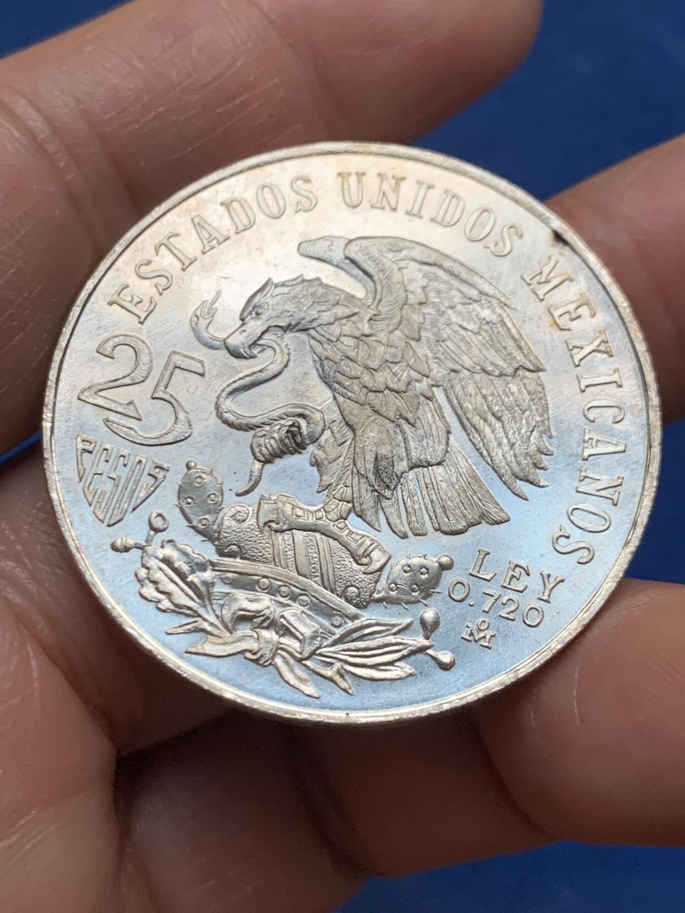 《竞宝斋》第463-465场 周日，周一，周二，3场连拍 （全场包邮）欢迎送拍 墨西哥1968年奥运会10比索银币 22.4克 720银 带光好品