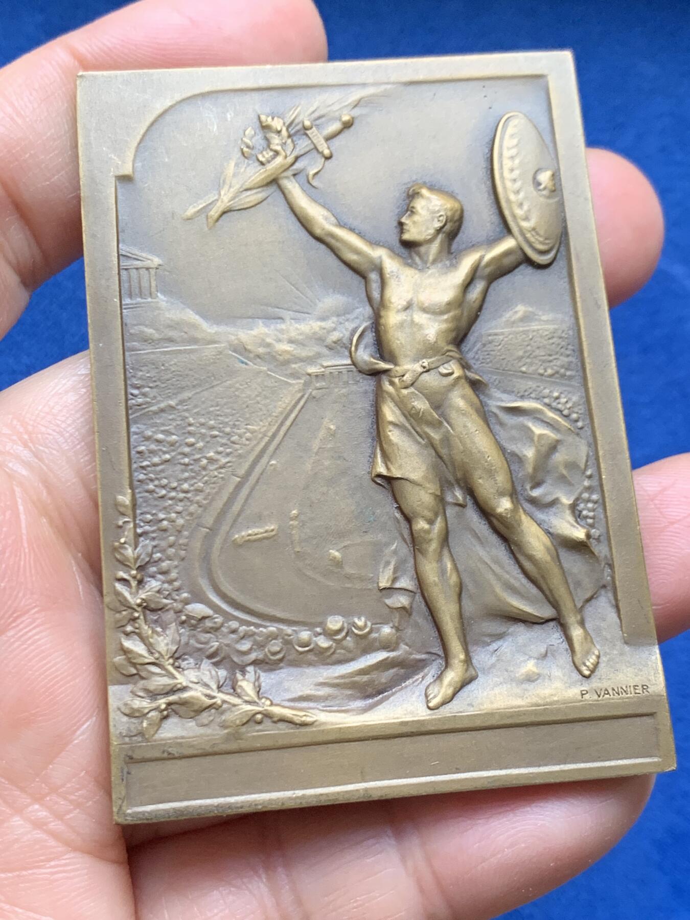 《竞宝斋》第463-465场 周日，周一，周二，3场连拍 （全场包邮）欢迎送拍 1906年希腊奥运会纪念铜章 巴黎造币厂 好品 96.35克 48.5*70mm 三角铜标