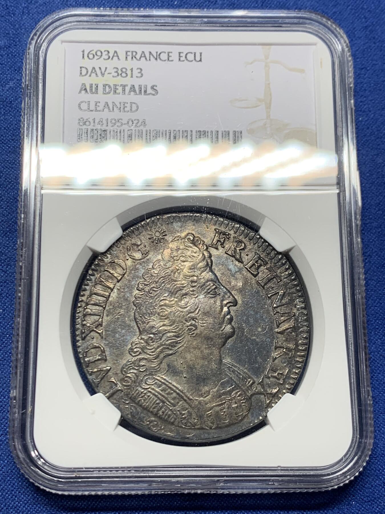 《竞宝斋》第463-465场 周日，周一，周二，3场连拍 （全场包邮）欢迎送拍 NGC AU 法国1693年太阳王路易十四埃居 少见好品棕榈叶版本 正反面打制都不错 发丝清晰可见几乎没有流通磨损 原味好状态黑包浆 人物立体 整体状态很好