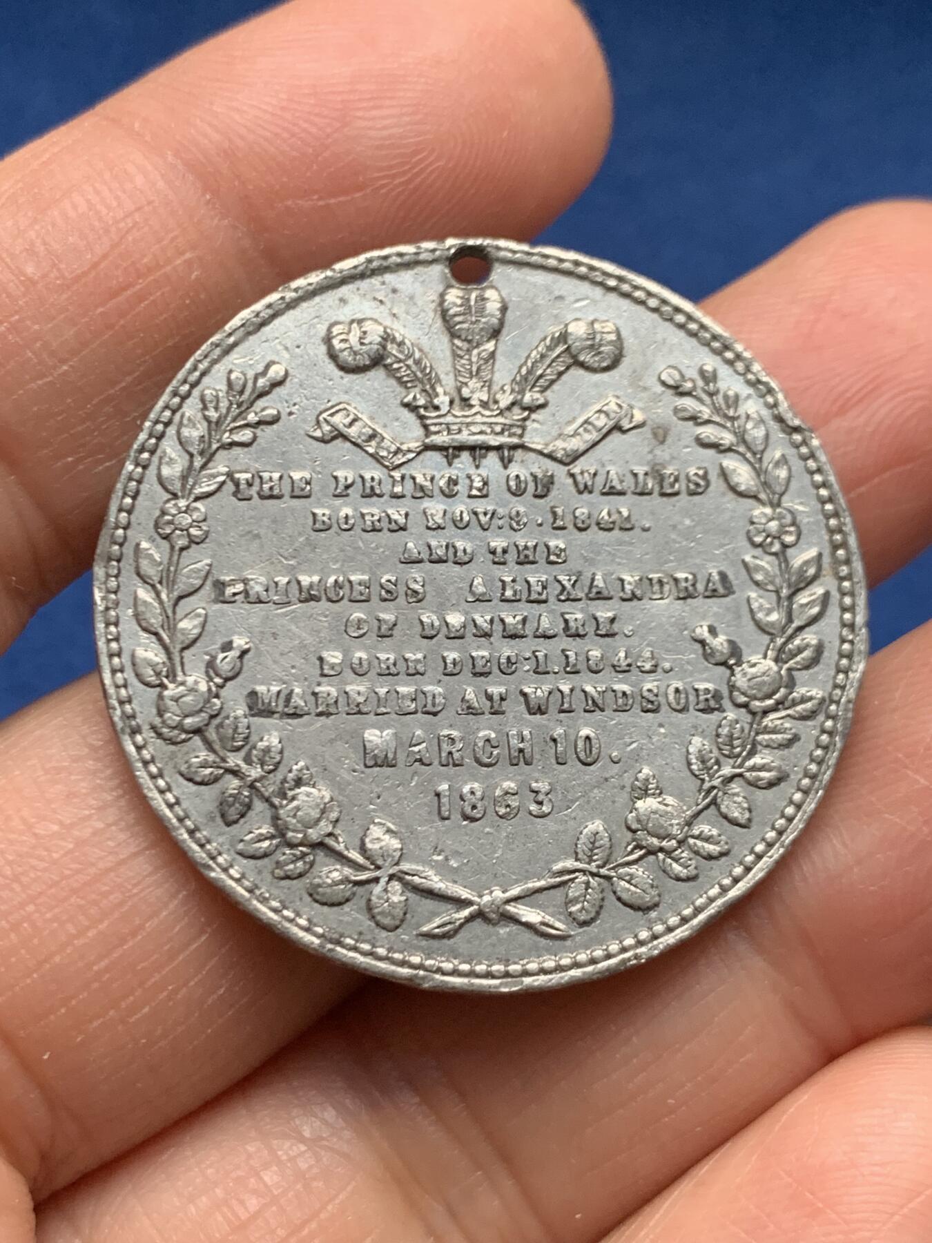 《竞宝斋》第463-465场 周日，周一，周二，3场连拍 （全场包邮）欢迎送拍 三枚一组 英国1863年威尔士亲王结婚纪念章 总重约29克 35.5mm 30.5mm 23mm