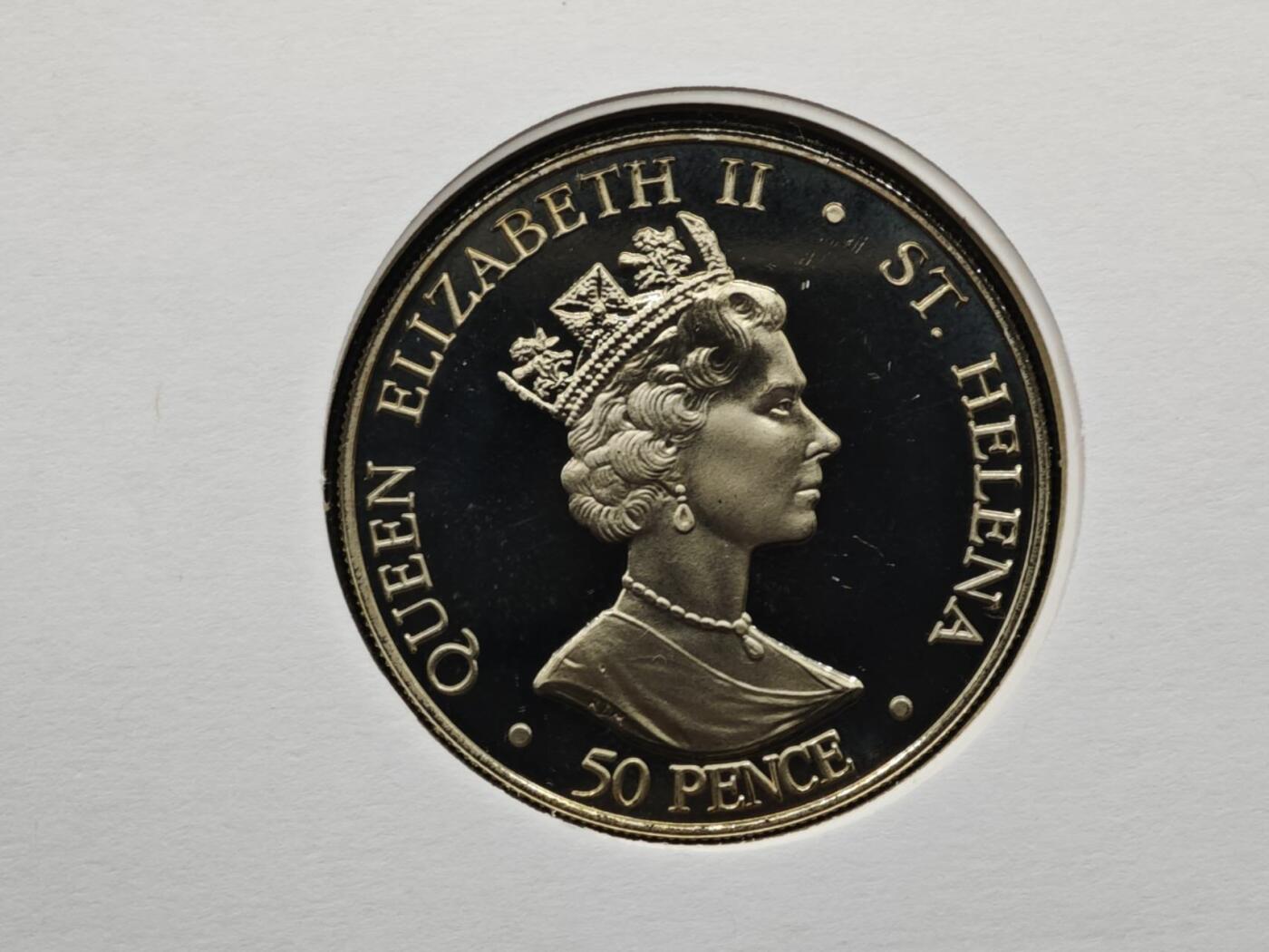 【淘币小摊】限时拍第八百六十二拍  克朗币邮币封场  满百包邮可预留两周  周一统一发货  圣赫勒拿2002年女王登基金禧50便士纪念币邮币封