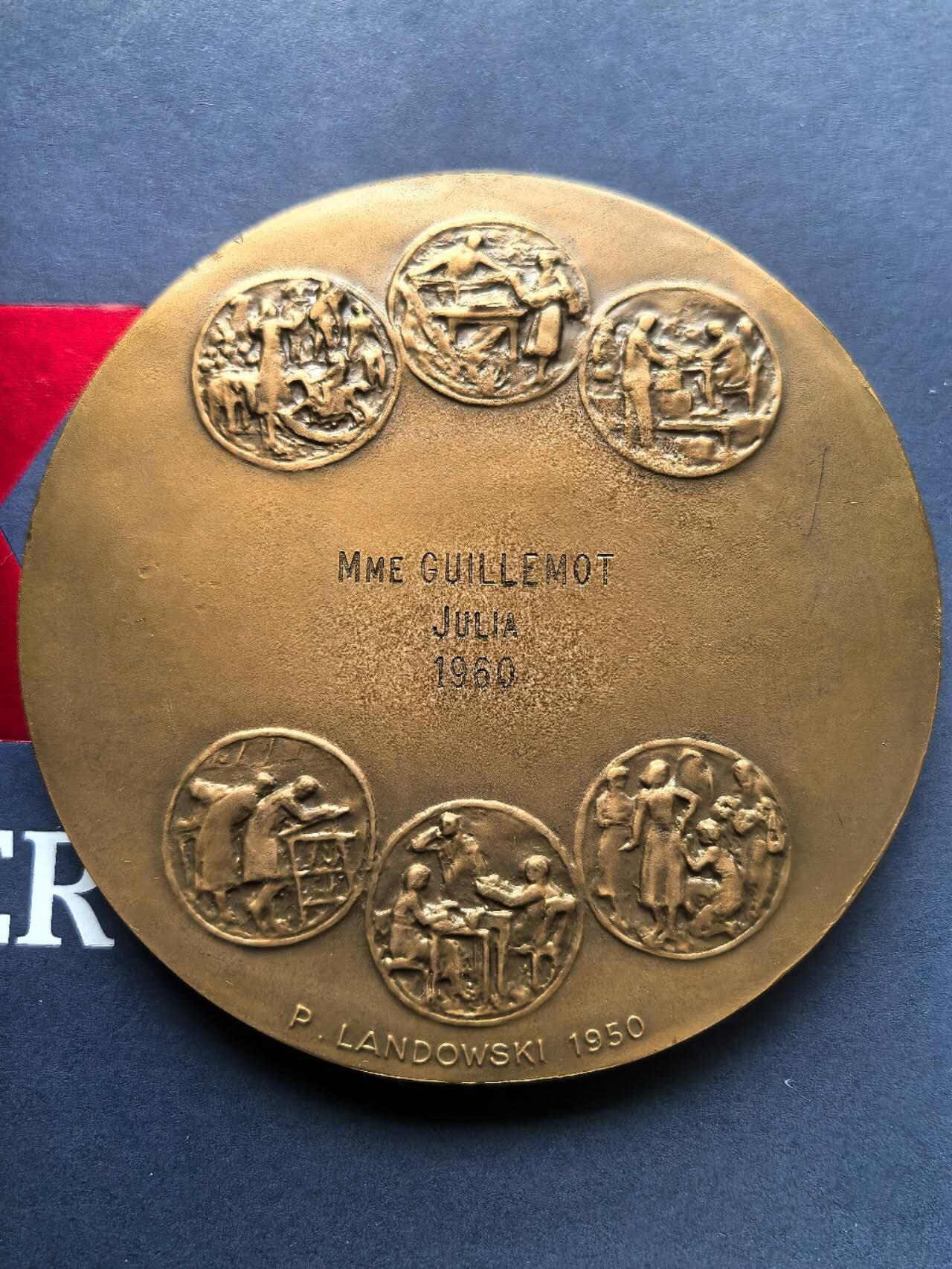 铜章专场 1950年法国多业态商业企业全国联合会铜章，直径8cm，1960年颁发