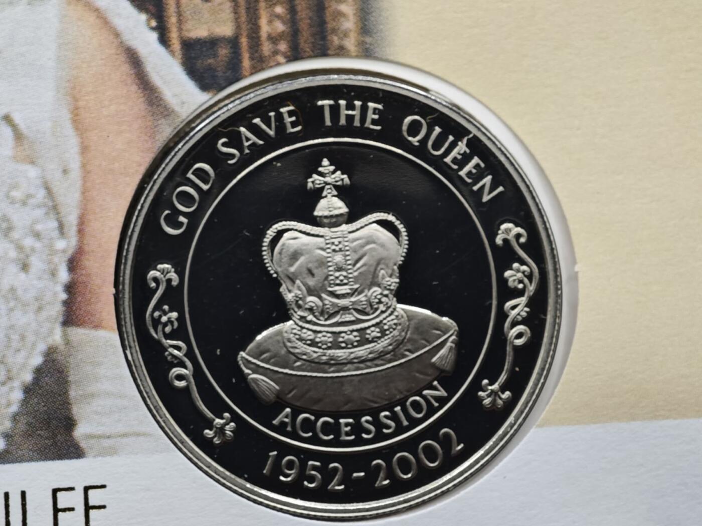 【淘币小摊】限时拍第八百六十二拍  克朗币邮币封场  满百包邮可预留两周  周一统一发货  圣赫勒拿2002年女王登基金禧50便士纪念币邮币封