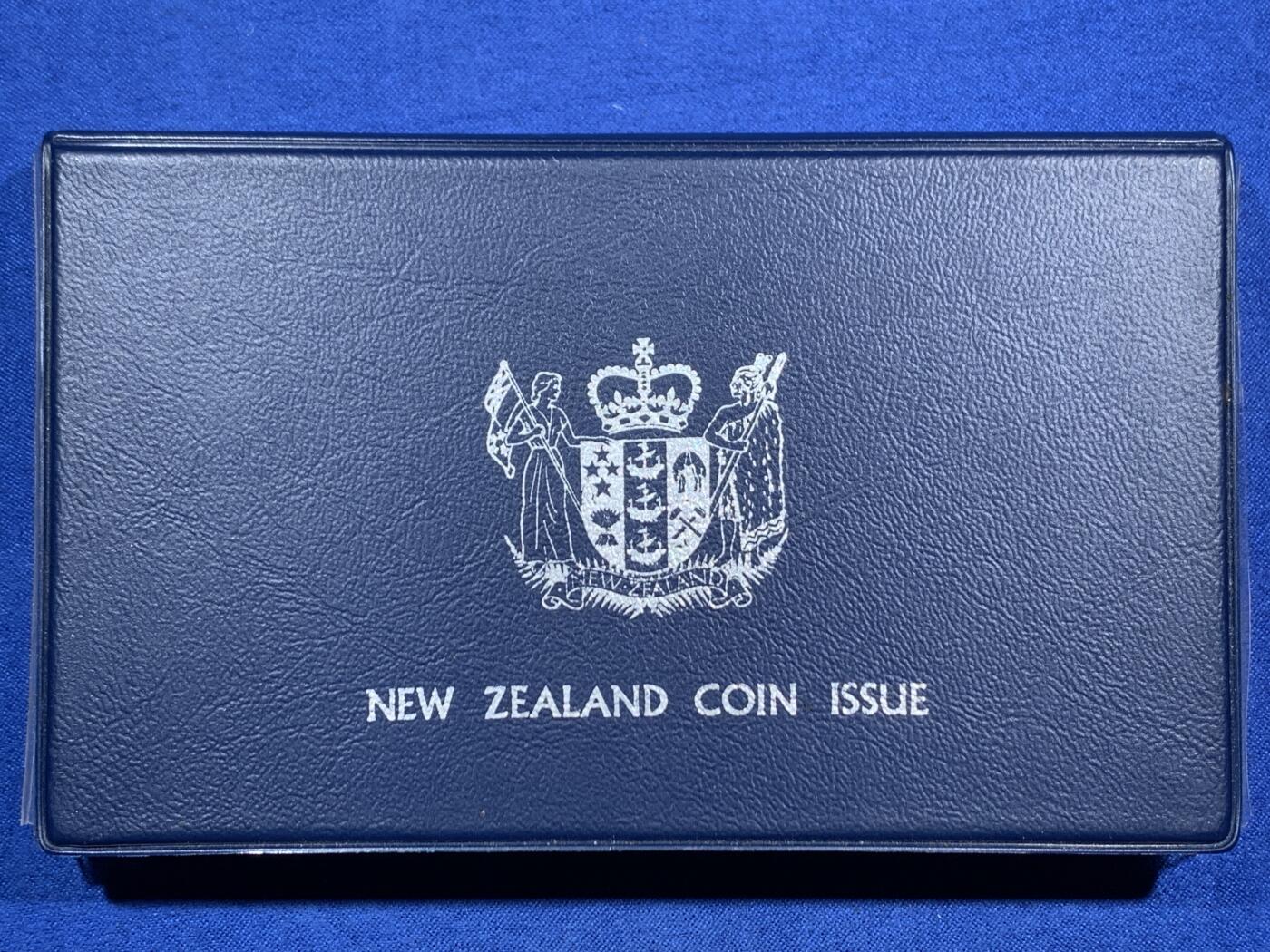 《竞宝斋》第463-465场 周日，周一，周二，3场连拍 （全场包邮）欢迎送拍 新西兰1976年官方精制套币 含1元精制币