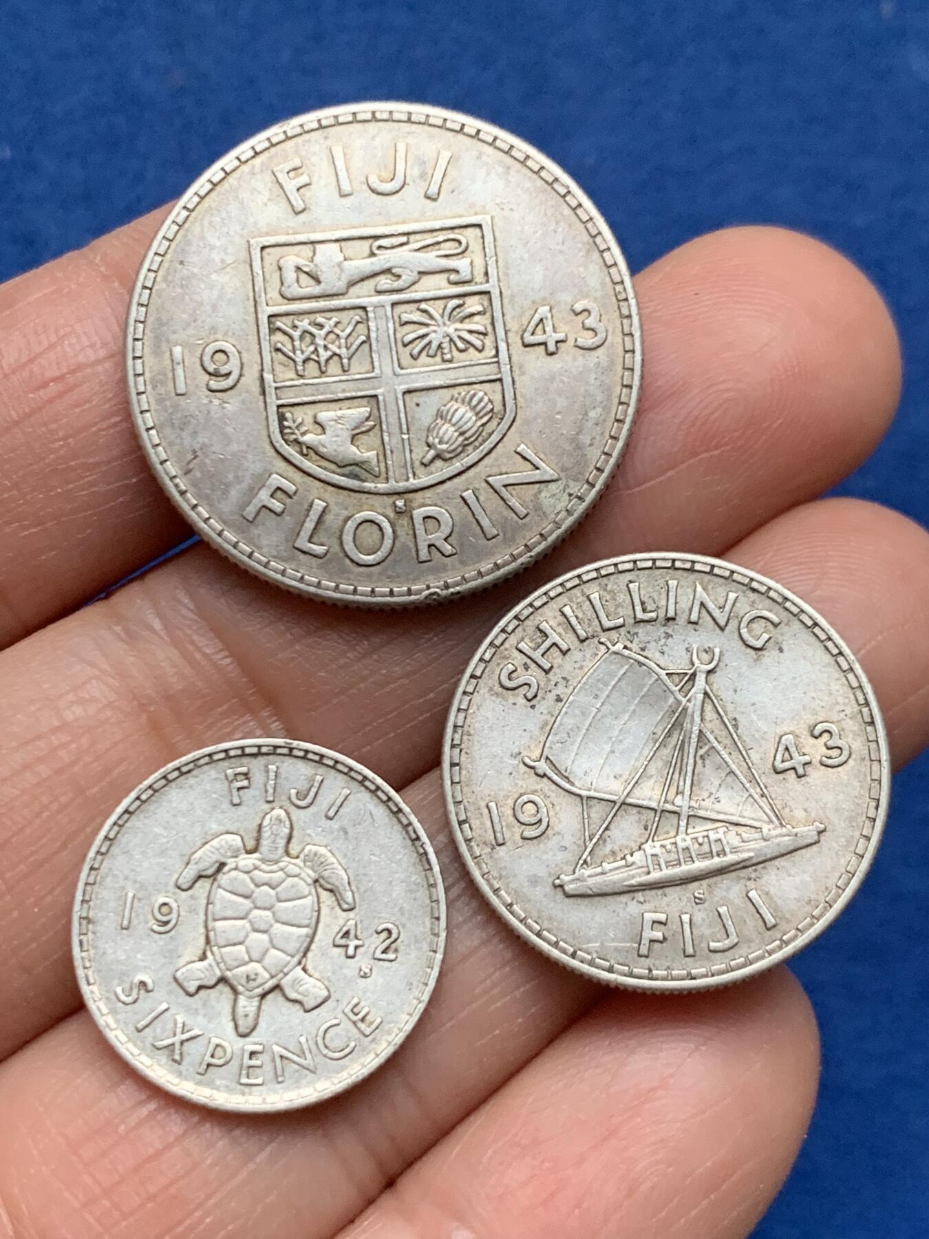 《竞宝斋》第463-465场 周日，周一，周二，3场连拍 （全场包邮）欢迎送拍 三枚一组 斐济1942-1943年银币