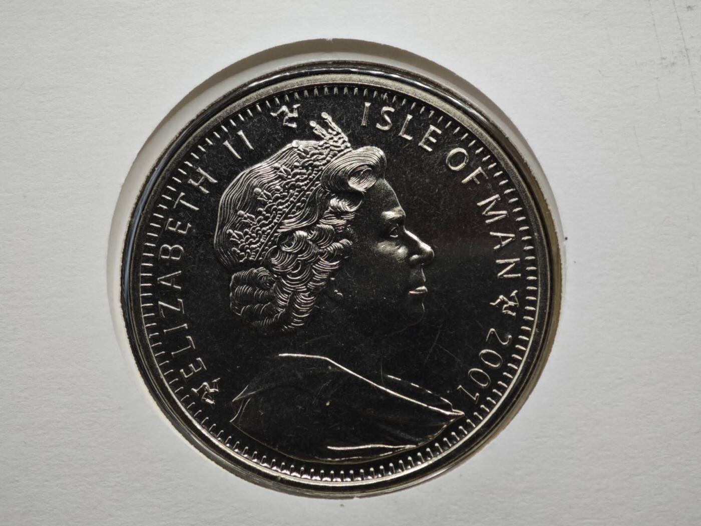 【淘币小摊】限时拍第八百六十二拍  克朗币邮币封场  满百包邮可预留两周  周一统一发货  马恩岛2001年女王75周岁克朗纪念币邮币封