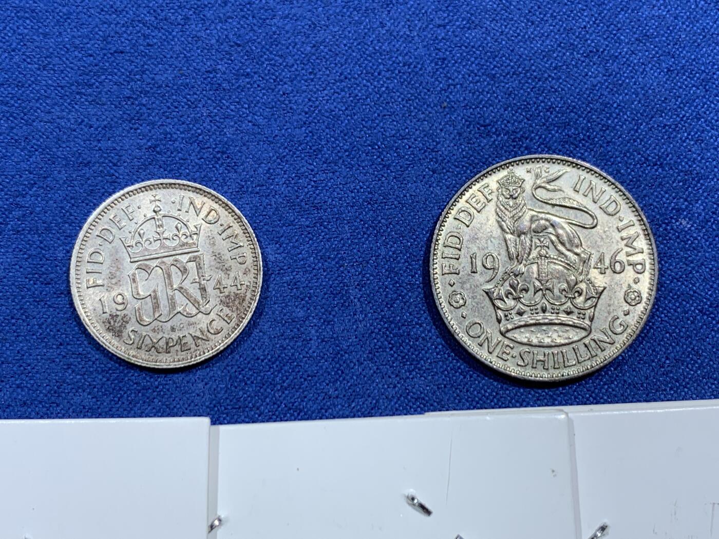 《竞宝斋》第463-465场 周日，周一，周二，3场连拍 （全场包邮）欢迎送拍 五枚一组 英国银币2枚（1946乔六1先令+1944乔六6便士）+利比里亚大象1/2分3枚（1937年2枚+1941年1枚）可送评级 利比里亚3枚卷拆原光