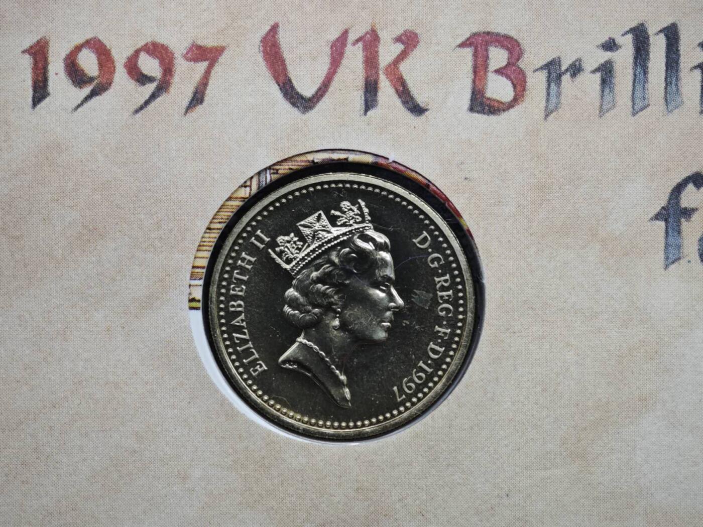 【淘币小摊】限时拍第八百六十二拍  克朗币邮币封场  满百包邮可预留两周  周一统一发货  英国1997年一镑铜币邮币封