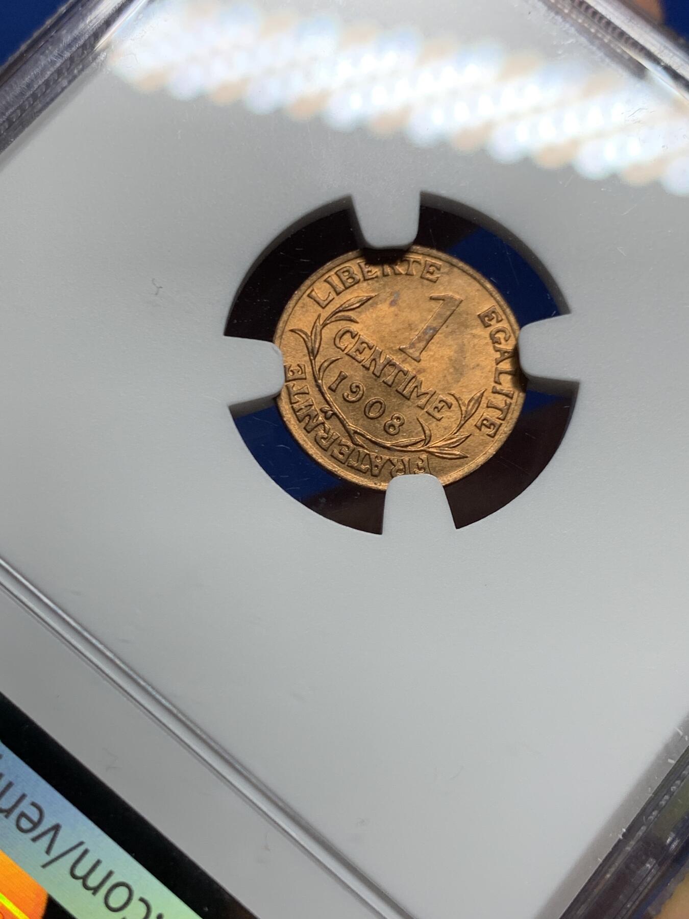 《竞宝斋》第463-465场 周日，周一，周二，3场连拍 （全场包邮）欢迎送拍 NGC MS65RB 法国1908年玛丽安娜头像1生丁铜币，来自拍行的小批量库存，百年来未留下丝毫被岁月侵蚀的痕迹，没有理由的RB，送pc的全给了red，分数也大有低估。