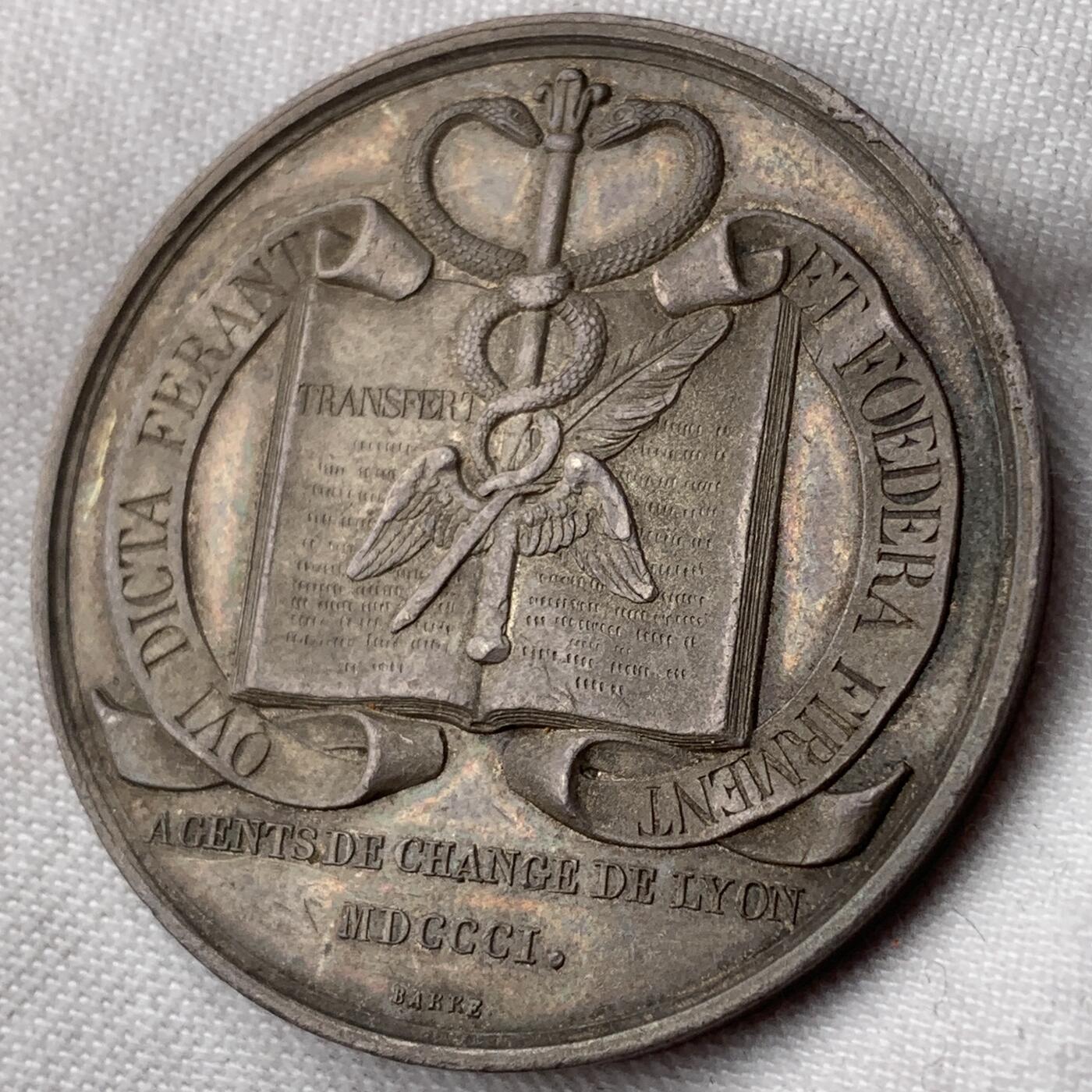 掌中浮雕-藏着的欧洲第052场 1801年法国里昂证券交易所纪念银章，35.7mm，21.6g