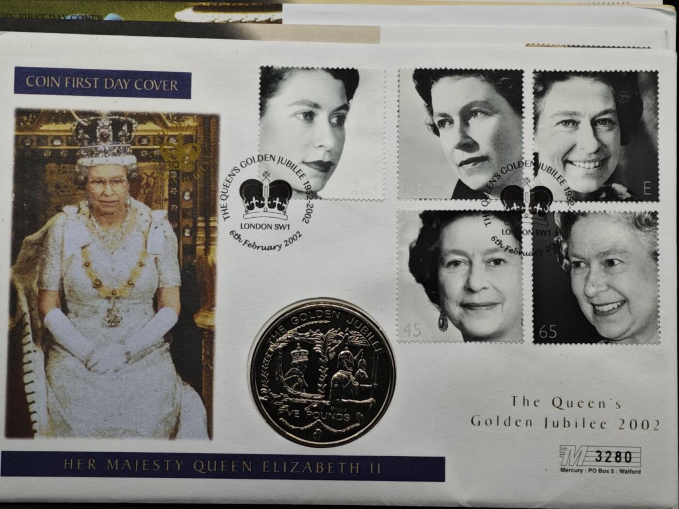 【淘币小摊】限时拍第八百六十二拍  克朗币邮币封场  满百包邮可预留两周  周一统一发货  根西岛2002年女王登基金禧5镑纪念币邮币封