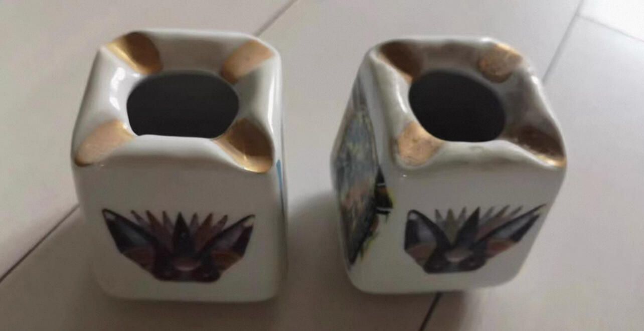 埃及产烟灰缸 收藏摆件纪念品 草纸画工艺品一套出（可交换朝鲜苏联章）