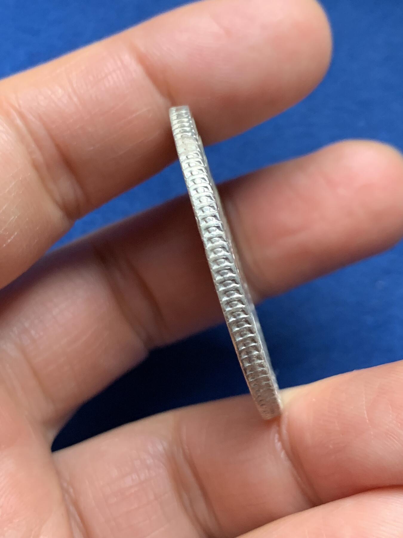 《竞宝斋》第463-465场 周日，周一，周二，3场连拍 （全场包邮）欢迎送拍 墨西哥1881年花边鹰洋银币，带底光，背面有上字划痕