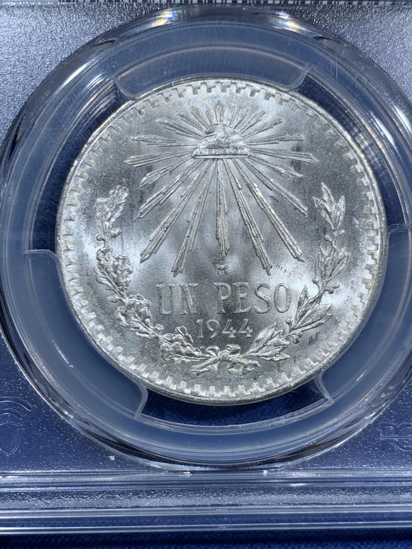 《竞宝斋》第463-465场 周日，周一，周二，3场连拍 （全场包邮）欢迎送拍 PCGS MS66 墨西哥 1944年 1比索 银币 高分 墨西哥鹰洋体系中的高分代表