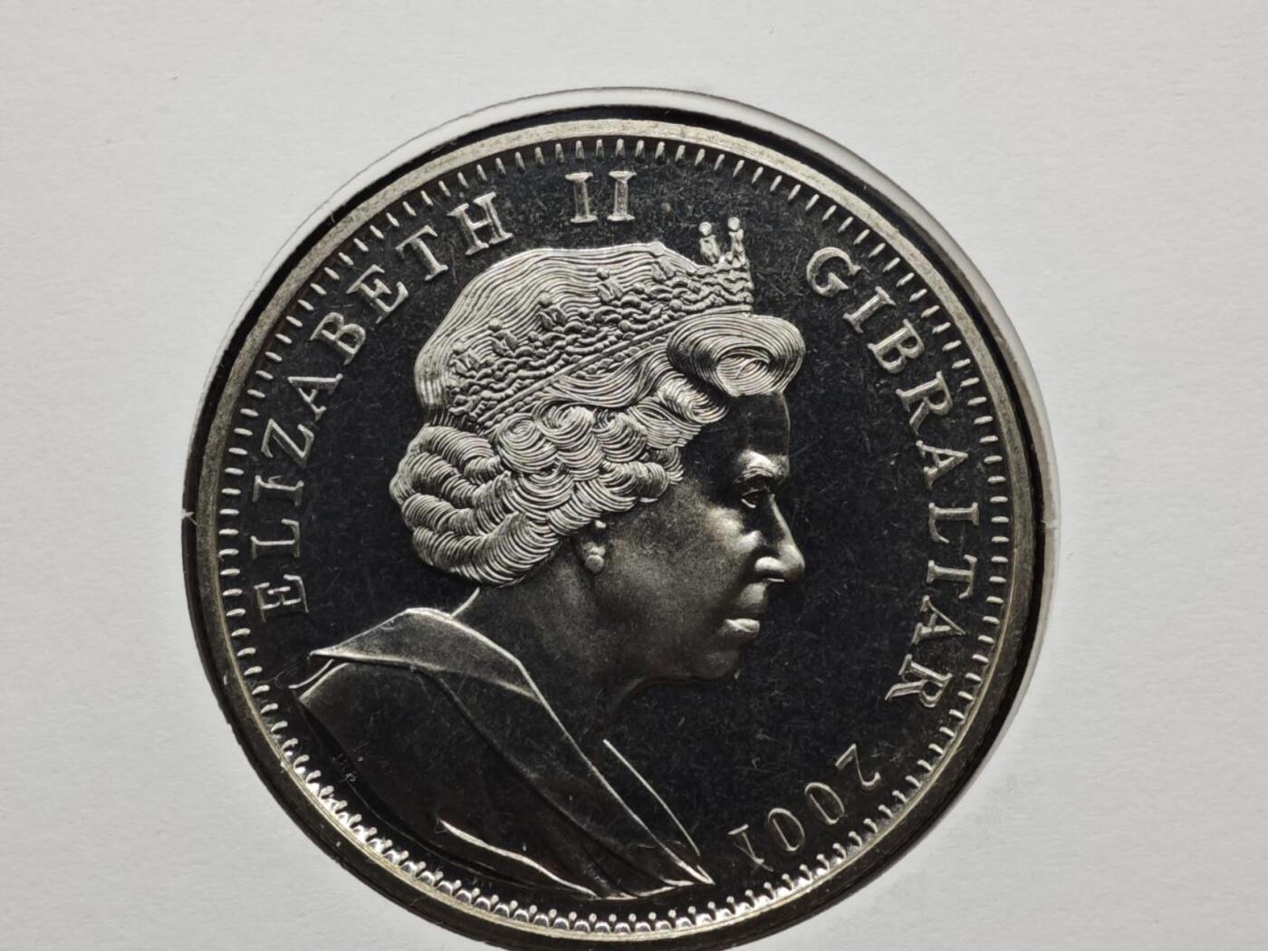 【淘币小摊】限时拍第八百六十二拍  克朗币邮币封场  满百包邮可预留两周  周一统一发货  直布罗陀2001年女王75周岁克朗纪念币邮币封