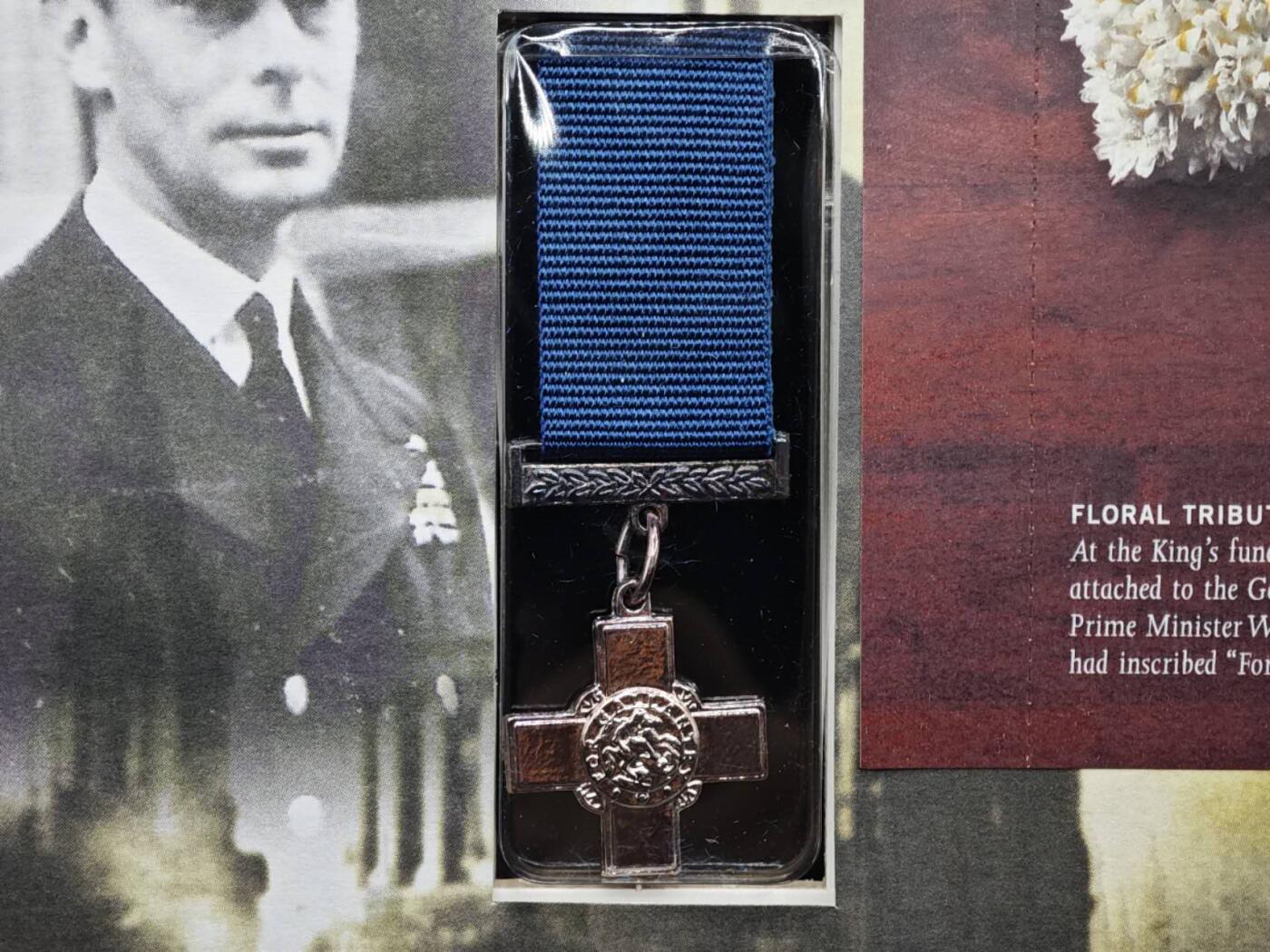 【淘币小摊】限时拍第八百六十二拍  克朗币邮币封场  满百包邮可预留两周  周一统一发货  英国乔治十字勋章复刻邮币封