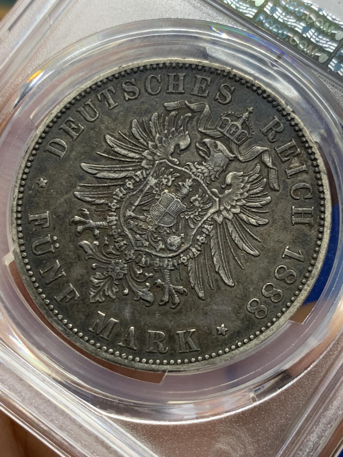 《竞宝斋》第463-465场 周日，周一，周二，3场连拍 （全场包邮）欢迎送拍 PCGS XF45 德国普鲁士1888威廉二世5马克银币 珍惜特年独版 帝国马克绕不开的品种，资源越来越稀缺 外拍价格一路涨 原味传世黑包浆 赠PCGS10枚装评级盒1个