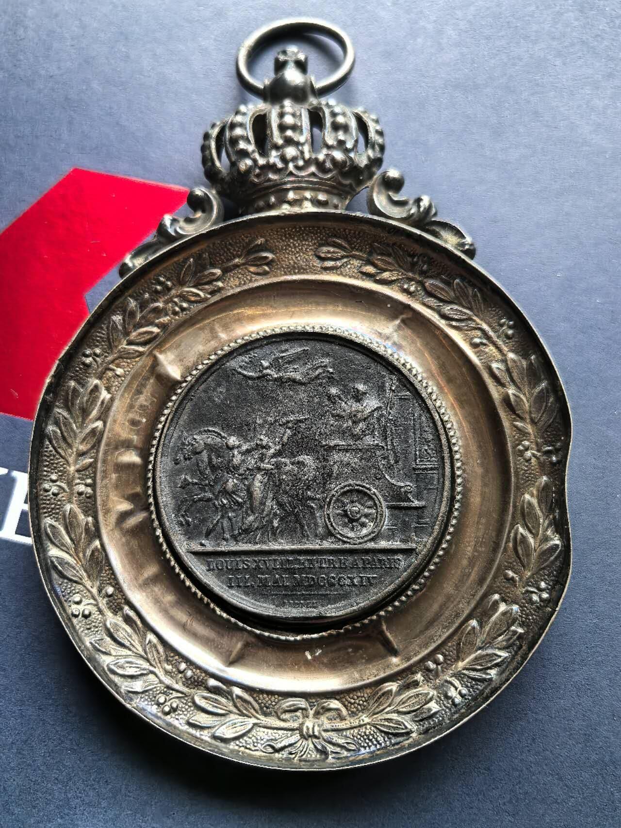 铜章专场 1814年法国铜章，路易十四回到巴黎，光边战损版，盘子是银的