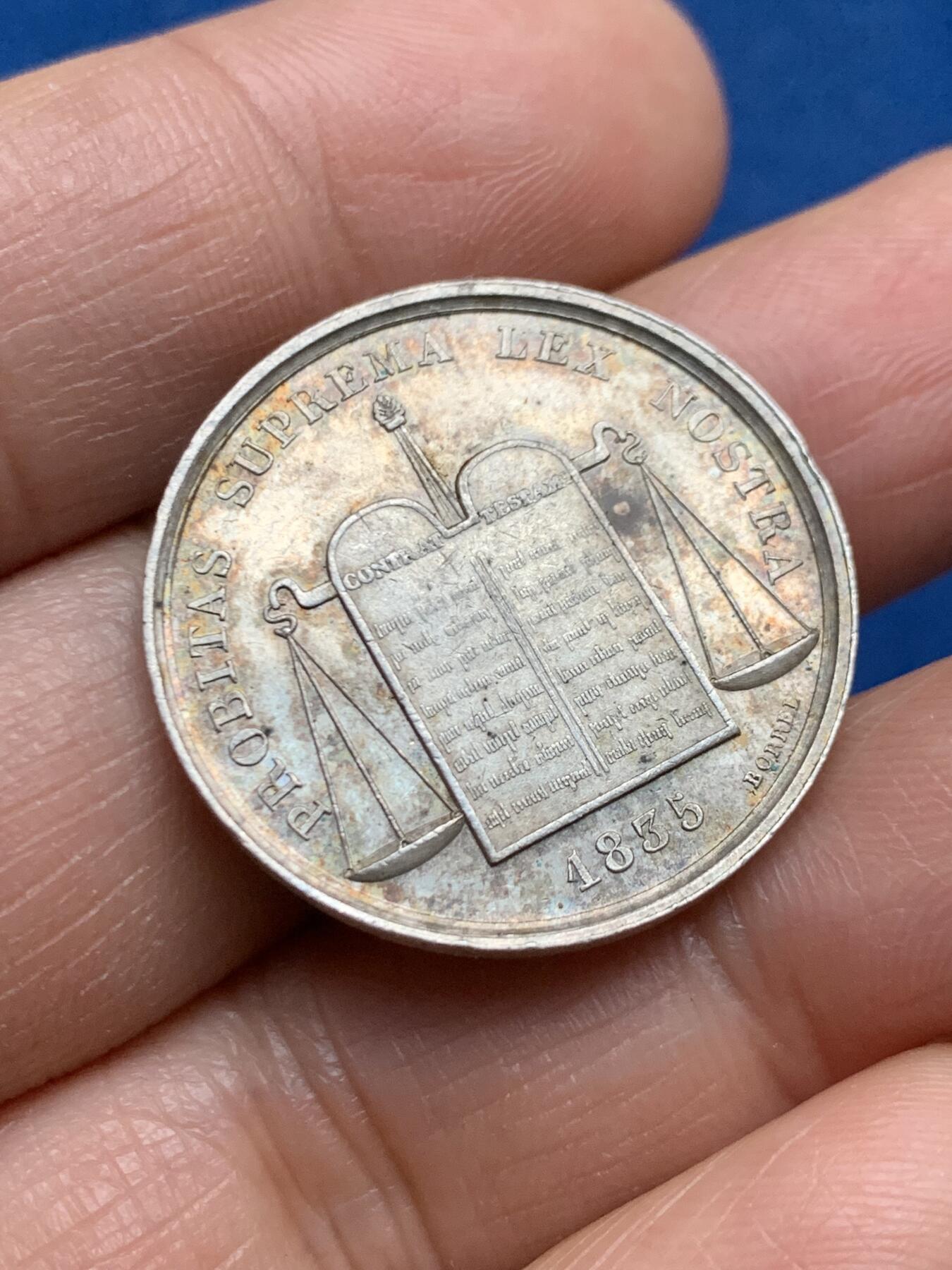 《竞宝斋》第463-465场 周日，周一，周二，3场连拍 （全场包邮）欢迎送拍 法国1835年罗谢尔公证处纪念银章，蜜蜂AR边铭，950银，27.3mm，8.3克