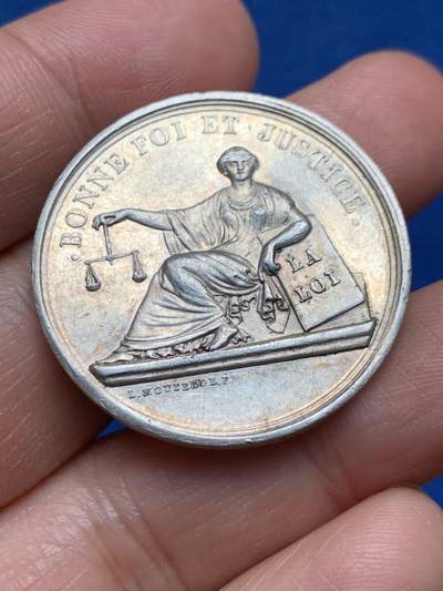 《竞宝斋》第463-465场 周日，周一，周二，3场连拍 （全场包邮）欢迎送拍 - 法国1835年里昂公证处纪念银章，公正女神，油灯边铭，32.8mm，12.05克