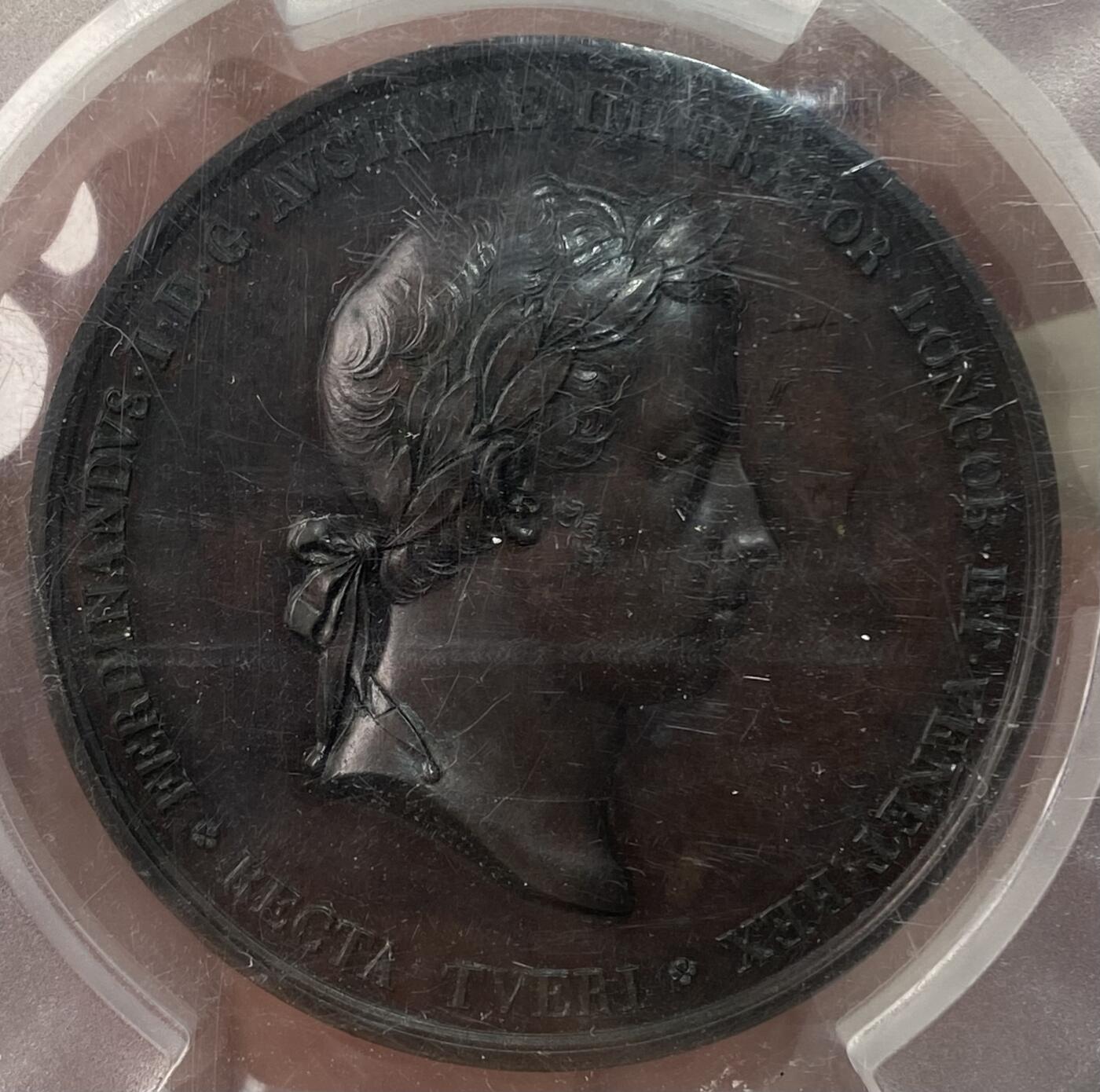 万国钱币拍卖第060期（万国六十期纪念大拍） PCGS SP62 1838年奥地利费迪南一世加冕纪念大铜章 神罗存续之皇 德意志邦联总统、匈牙利国王、克罗地亚国王和波西米亚国王 高浮雕大规格 欧洲古典艺术 PC唯一冠军（盒子表面磨损）
