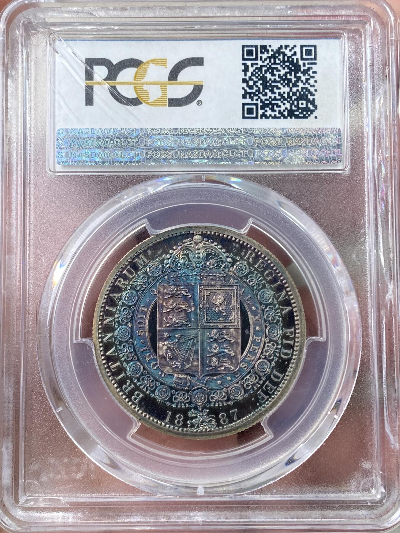 万国钱币拍卖第060期（万国六十期纪念大拍） PCGS PR65CAM 1887英国维多利亚女王精制高冠半克朗 出自发行量仅有1084的1887精制套币 英国最强盛时期的顶级工艺 高浮雕喷砂质感 深度镜面底板被原盒天鹅绒靛蓝彩完全包覆盖 WINGS贴标认证好状态 错过即无的顶级典藏品质 刚刚结束的日本环球拍卖65DC成交价约合人民币6万元