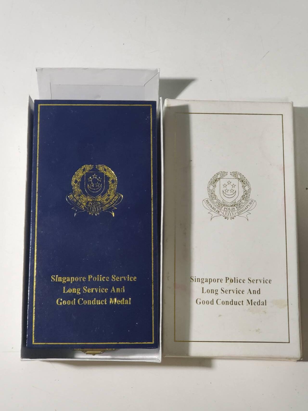 韵星假日军品类拍卖第三十九期暨默多克中校夫妇专场 -- Rimey Holidays Militaria Auction 39 & The Modoks Collection  新加坡共和国警察银制长期服务和良好服务奖章带原盒和原套 银镀金 非常稀少的高级类奖章 品相非常好 表面闪闪发光 elm厂制作 带厂标 39465序列号带原厂证书925银 26克不含绶带 银价接近700 完整一套很难找 