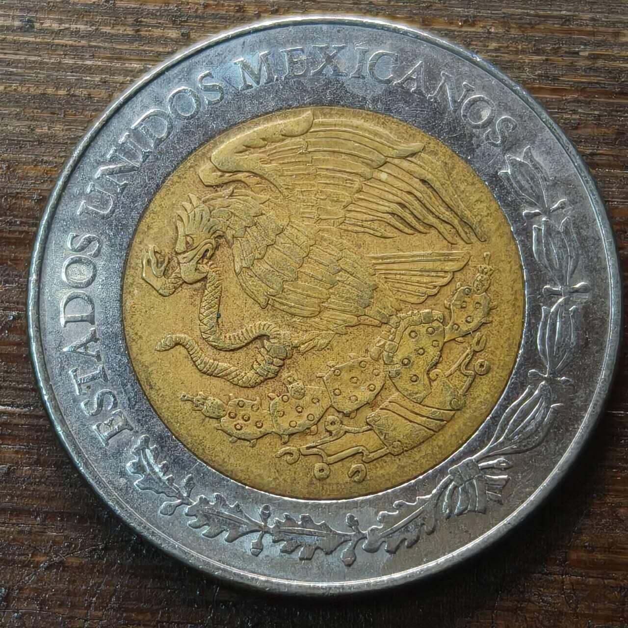 【铜匠收藏】★第143★散币专场 不寄存，30包邮。不满30元，支付5元运费。《接受代拍 代送NGC评级》 92【无寄存】墨西哥 2011年 2比索 双色币