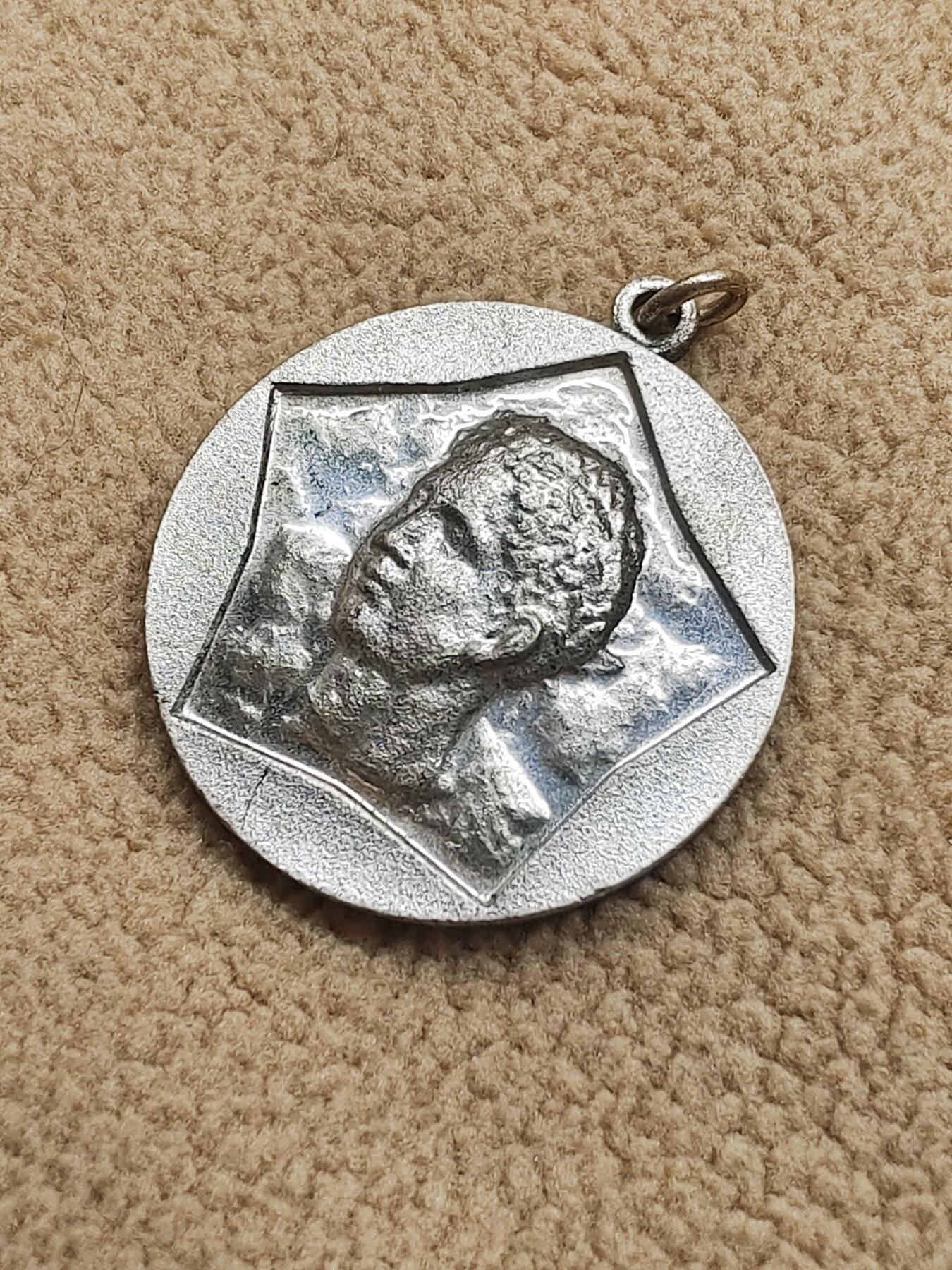 日本1947年每日新闻社关东中等学校野（棒球）球打会纪念章