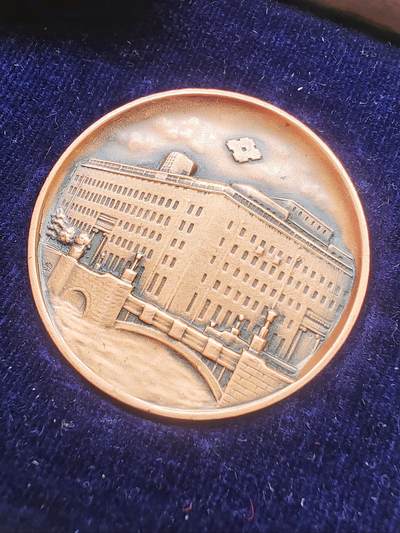 昭和早期警视厅赠总监浮雕鎏金大铜章 纪念章 证章 - 昭和早期警视厅赠总监浮雕鎏金大铜章 纪念章 证章