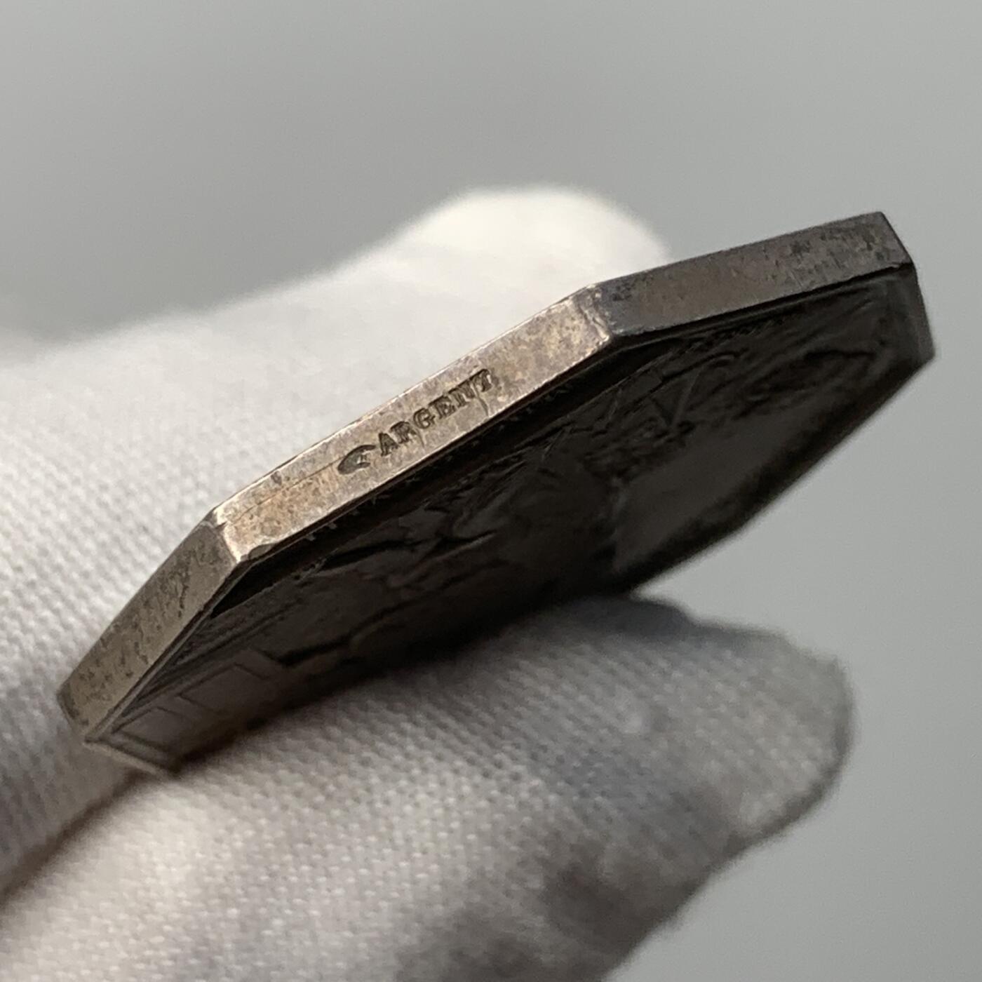 掌中浮雕-藏着的欧洲第052场 1818年法国路易十八头像巴黎保险公司八角银章，30.6mm，14g