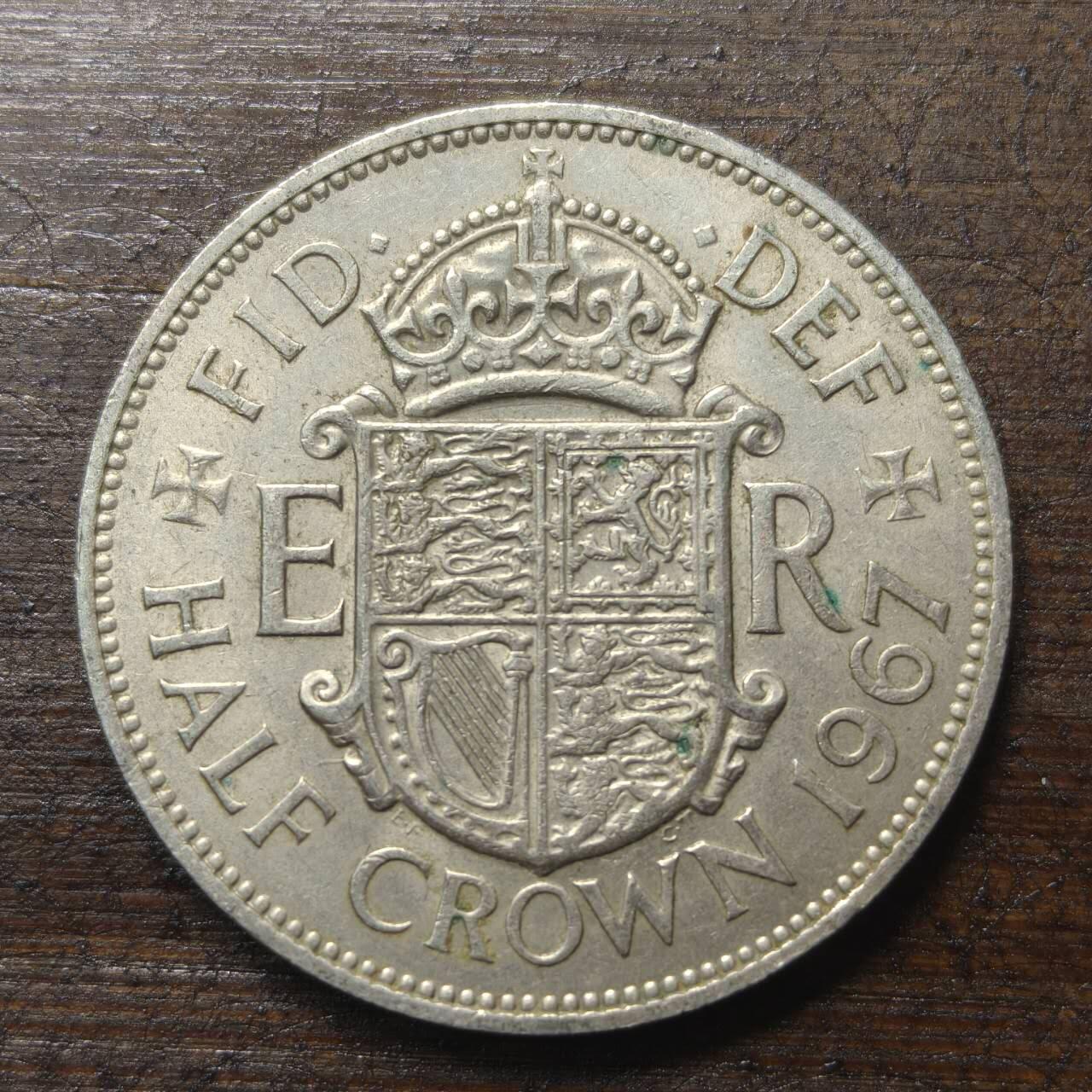 【铜匠收藏】★第143★散币专场 不寄存，30包邮。不满30元，支付5元运费。《接受代拍 代送NGC评级》 16【无寄存】应英国 1967年 半克朗 