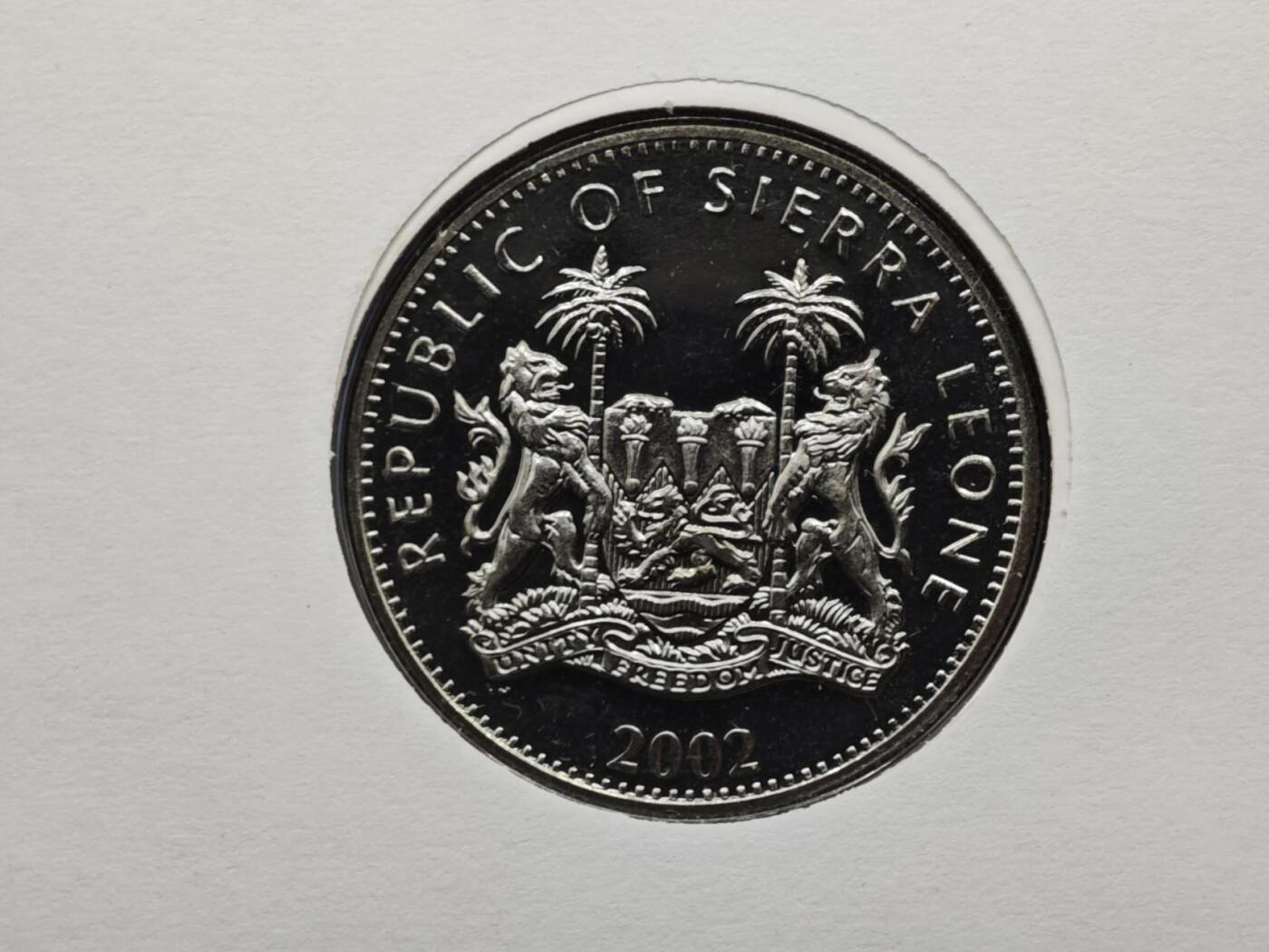 【淘币小摊】限时拍第八百六十二拍  克朗币邮币封场  满百包邮可预留两周  周一统一发货  塞拉利昂2002年女王登基金禧1元纪念币邮币封