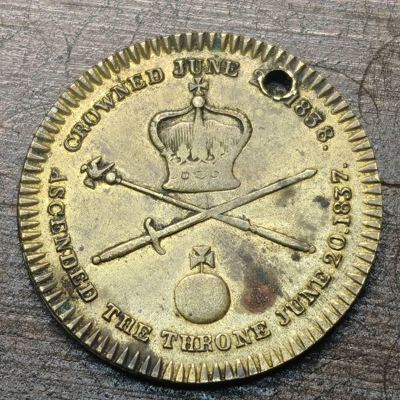 【铜匠收藏】★第144★散币专场 不寄存，30包邮。不满30元，支付5元运费。《接受代拍 代送NGC评级》 34【无寄存】1838英国维多利亚女王加冕的纪念代用币/铜章