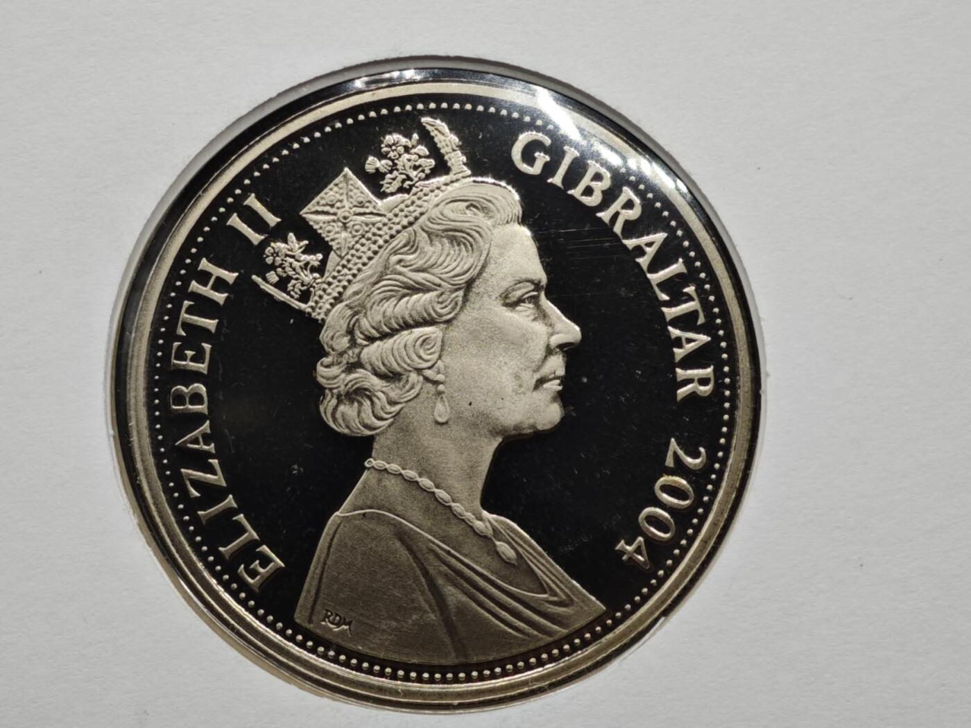 【淘币小摊】限时拍第八百六十二拍  克朗币邮币封场  满百包邮可预留两周  周一统一发货  直布罗陀2004年二战胜利节点克朗纪念币邮币封