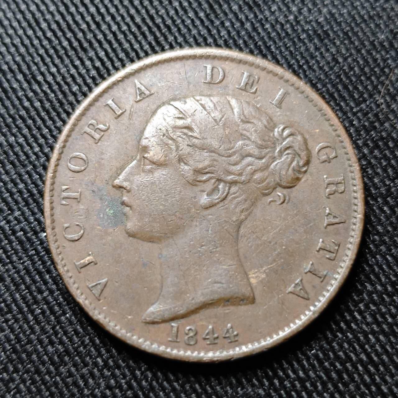 KK钱币收藏小铺  第398期 百期特拍（四拍之二） 2月预留时间 周末发货 1844英国维多利亚女王1/2便士铜币 