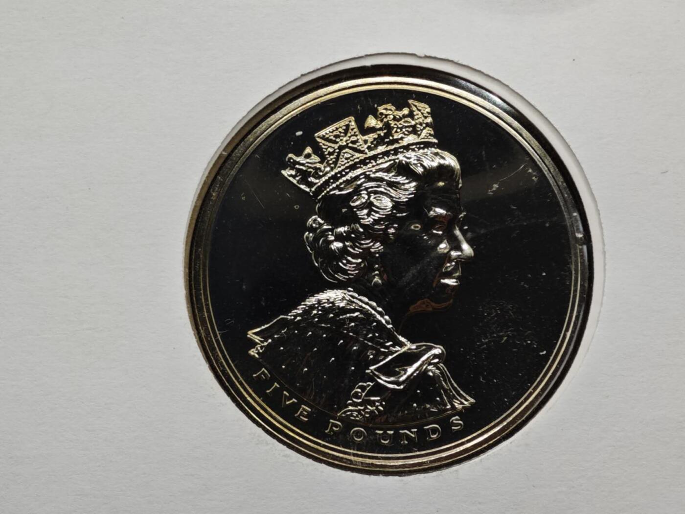 【淘币小摊】限时拍第八百六十二拍  克朗币邮币封场  满百包邮可预留两周  周一统一发货  英国2002年女王登基金禧5镑纪念币邮币封