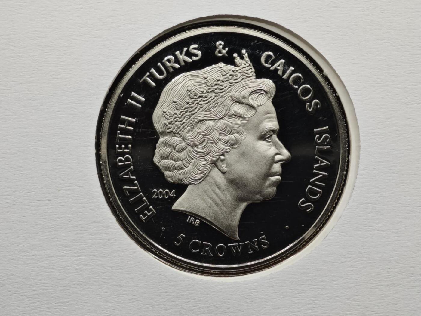 【淘币小摊】限时拍第八百六十二拍  克朗币邮币封场  满百包邮可预留两周  周一统一发货  特克斯凯科斯2004年女王登基金禧5克朗纪念币邮币封