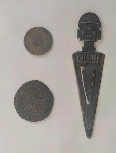 个人闲置法国巴黎购入欧洲老钱币中世纪秘鲁信封工具一套出（可换朝鲜章） - 个人闲置法国巴黎购入欧洲老钱币中世纪秘鲁信封工具一套出（可换朝鲜章）