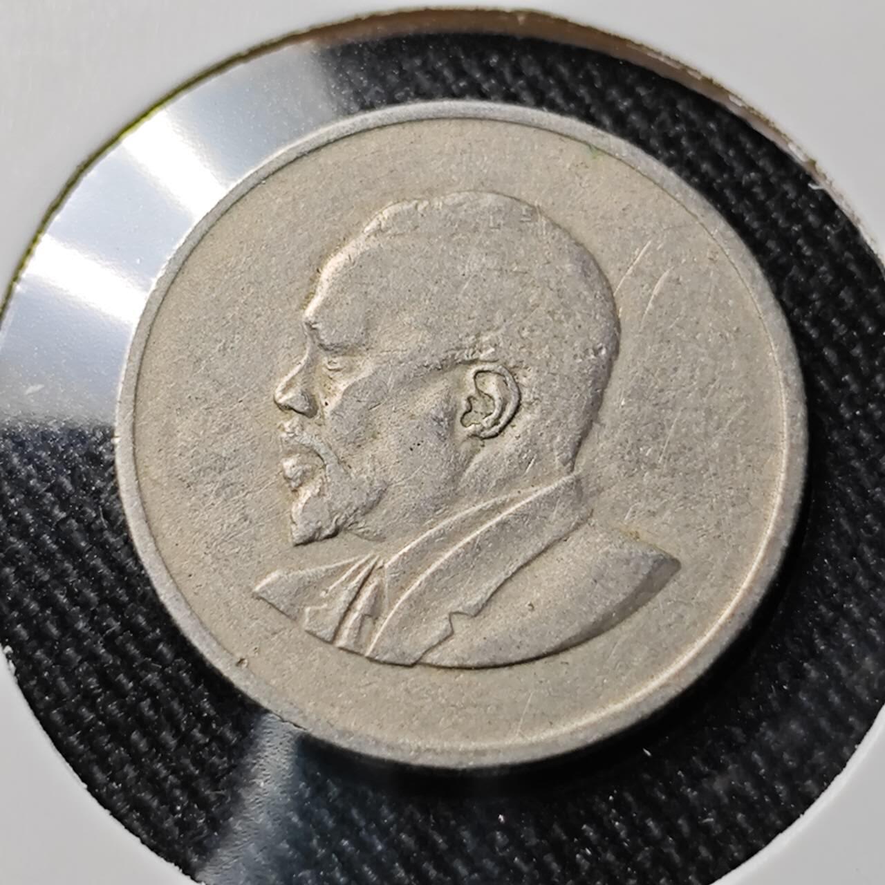 KK钱币收藏小铺  第391期  2月预留时间 周末发货  1967肯尼亚50分 开国头像无字版