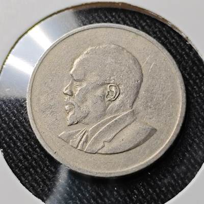 KK钱币收藏小铺  第391期  2月预留时间 周末发货 -  1967肯尼亚50分 开国头像无字版