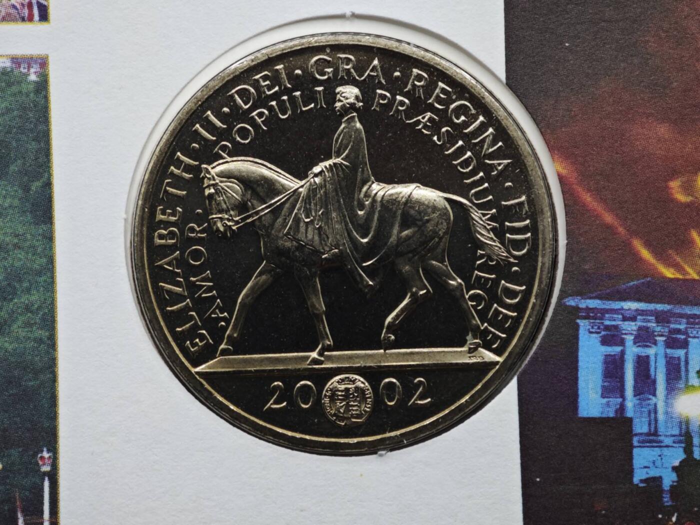 【淘币小摊】限时拍第八百六十二拍  克朗币邮币封场  满百包邮可预留两周  周一统一发货  英国2002年女王登基50周年5镑纪念币邮币封