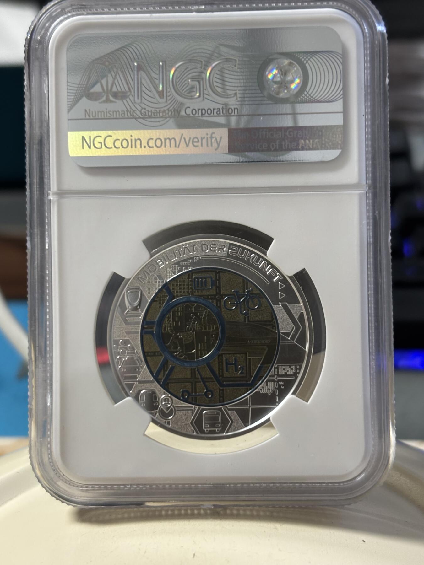 第190期拍卖 奥地利2021银铌双金属系列智能交通银币NGC-MS70首，900银/998铌，重量:9/6.5克发行：65000枚