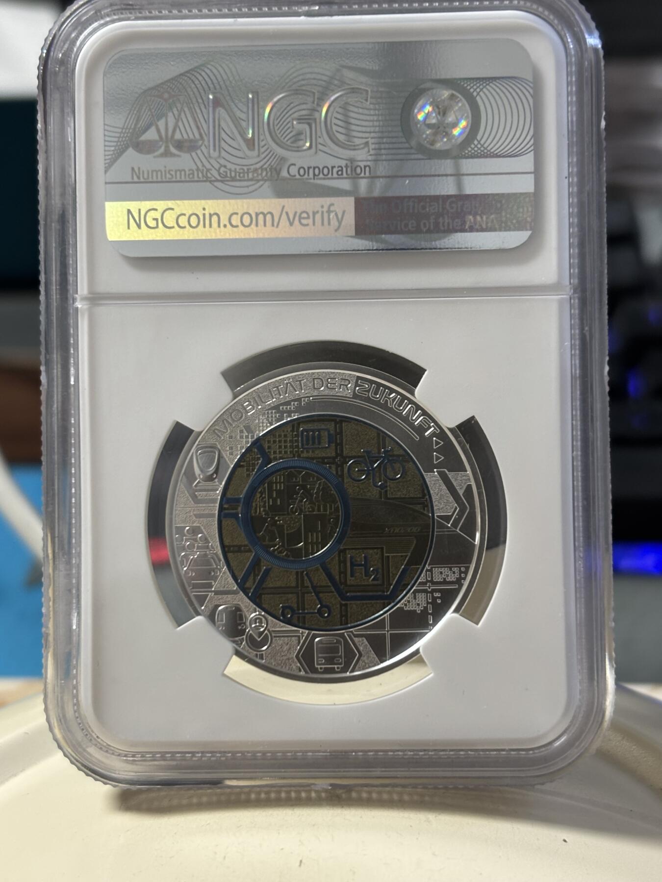 第190期拍卖 奥地利2021银铌双金属系列智能交通银币NGC-MS70首，900银/998铌，重量:9/6.5克发行：65000枚