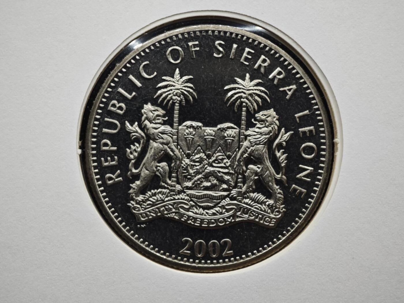 【淘币小摊】限时拍第八百六十二拍  克朗币邮币封场  满百包邮可预留两周  周一统一发货  塞拉利昂2002年女王登基金禧1元纪念币邮币封