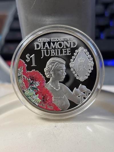 第190期拍卖 - 新西兰2012年伊丽莎白二世登基60周年彩色1盎司纪念银币，999银